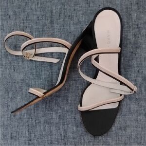 Marc Jacobs Pale Pink & Black Strappy Leather sandals!